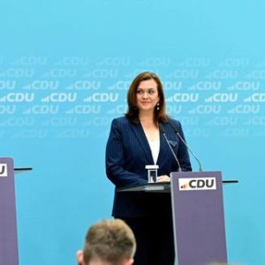 en-alemania,-friedrich-merz-se-enfrenta-a-una-frontera-sin-precedentes-au-sein-de-son-parti