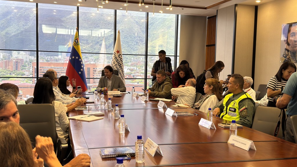 francisco-garces:-ninguna-estructura-sera-demolida-si-tiene-cuerpos-por-recuperar-en-la-guaira