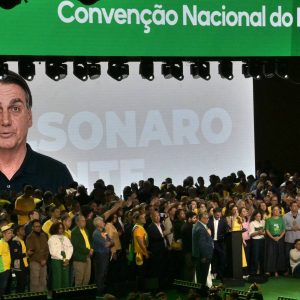 ministros-del-tse-veem-interferencia-de-moraes-en-cobranca-sobre-ia-de-bolsonaro