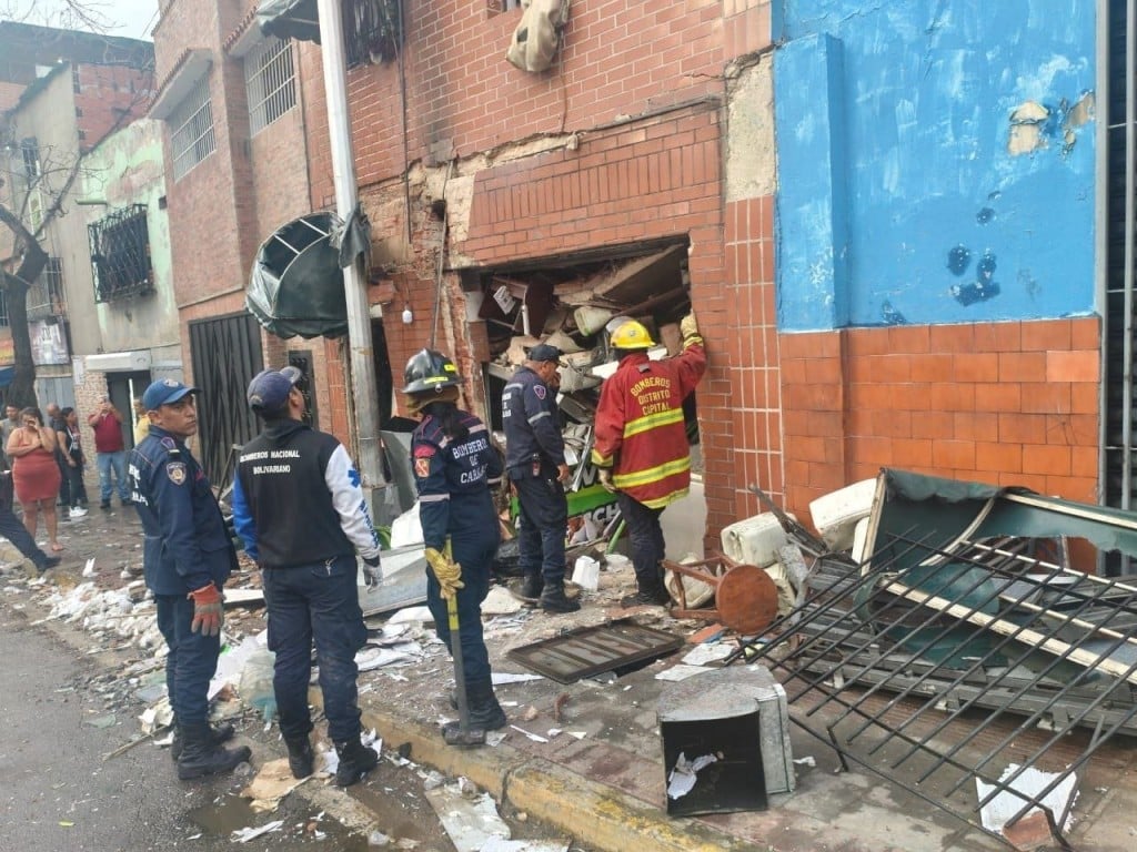 explosion-de-bombas-de-gas-deja-dos-heridos-en-caracas