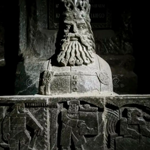 unos-arqueologos-abrieron-la-tumba-de-un-rey-de-500-anos-de-antiguedad:-varios-de-ellos-no-vivieron-para-contarlo