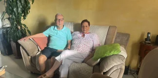 La Corte Constitucional ordenó reabrir una terraza para beneficiarios a unos abuelitos y que pudieran recibir sus medicamentos a través de un canasto. la-corte-constitucional-ordeno-reabrir-una-terraza-para-beneficiarios-a-unos-abuelitos-y-que-pudieran-recibir-sus-medicamentos-a-traves-de-un-canasto.