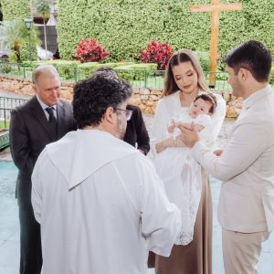 (galeria)-¡exmiss-grand-volvio-cristiana-a-su-retonita!