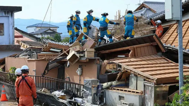 mas-de-100-replicas-sacudieron-japon-tras-potente-terremoto-que-provoco-al-menos-30-muertos