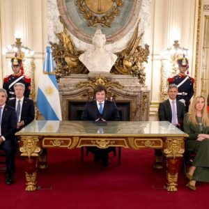 javier-milei-anuncio-la-reforma-a-la-carta-organica-del-bcra:-criticas-al-kirchnerismo,-“shutdown”-e-incentivos-para-el-dolar-colchon
