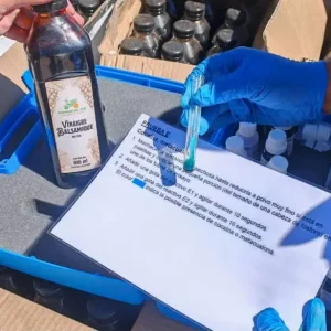 felcn-incauto-1.643-botellas-con-cocaina-liquida-camufladas-como-vinagre-con-destino-a-europa
