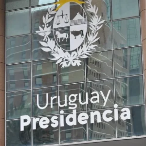 gobierno-firmo-decreto-para-dejar-sin-efecto-cobro-de-un-timbre-a-la-atencion-medica-que-habia-dispuesto-la-caja-de-profesionales