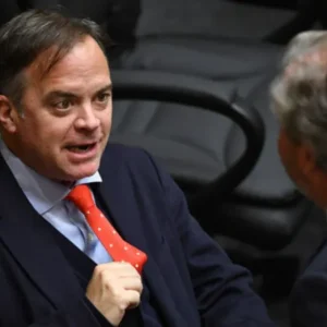 urgente:-walker-condiciona-su-voto-y-exige-reconstruccion-de-coquimbo