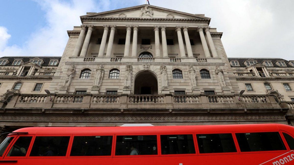 el-banco-de-inglaterra-mantuvo-las-tasas-sin-cambios,-pero-anticipo-que-esta-“listo-para-actuar-ante-la-inflacion”