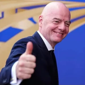 infantino-promete-mas-dinero-con-fifa-forward-entreprise