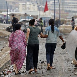 “estamos-atrapadas-aqui,-sin-poder-volver-a-casa”:-la-desesperacion-de-los-miles-de-migrantes-que-cruzaron-la-frontera-entre-marruecos-y-espana-por-ceuta