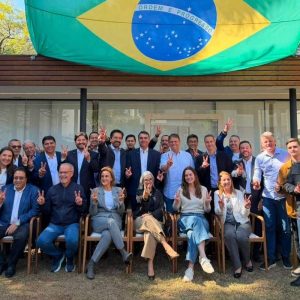 flavio-bolsonaro-mira-sp-com-troca-de-marqueteiro-e-diz-nao-entender-rejeicao-entre-mulheres