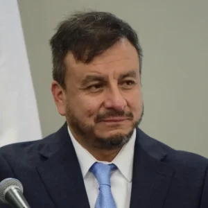 caso-gasolina-basura:-justicia-dicta-detencion-domiciliaria-para-medinaceli