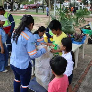 recuperan-200-kilos-de-materiales-reciclables-en-ecoferia