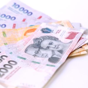 private-sector-wages-fall-nearly-4%-since-milei-took-office