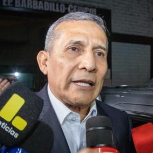 au-perou,-lex-president-ollanta-humala-est-sorti-de-prison-apres-lannulation-de-sa-condamnation-pour-blanchiment-dargent