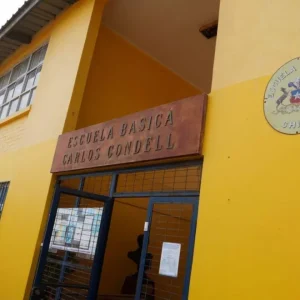 escuela-basica-carlos-condell-de-la-higuera-regreso-a-clases-con-dificultades-por-cortes-en-ruta-5-norte