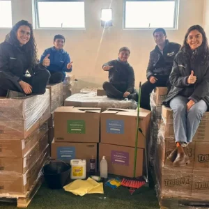 fundacion-luksic-distribuye-3.600-cajas-de-alimentos-y-aseo-a-damnificados