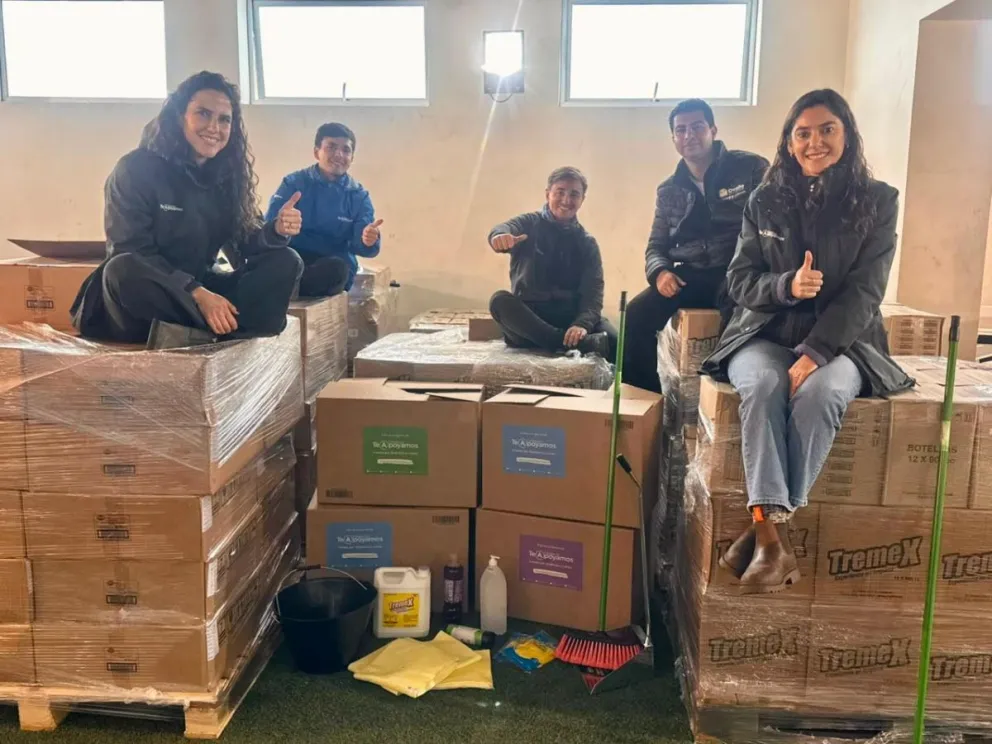 fundacion-luksic-distribuye-3.600-cajas-de-alimentos-y-aseo-a-damnificados