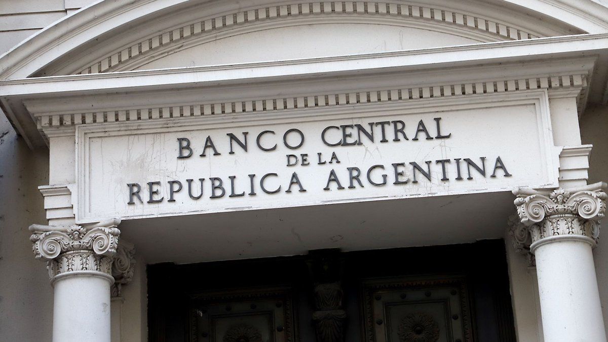 reforma-del-bcra:-amplio-respaldo-para-los-limites-a-la-emision-y-algunos-reparos-sobre-el-mandato-unico