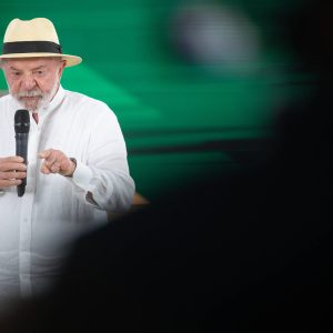 pt-tenta-minimizar-erros-e-dar-repercussao-internacional-ao-ato-que-oficializara-lula-como-candidato