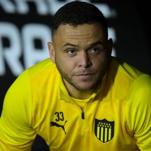 jonathan-rodriguez-volvio-a-jugar-en-penarol-despues-de-casi-12-anos,-y-un-ano-despues-de-su-ultimo-encuentro:-asi-fue-su-partido-ante-cerro-largo
