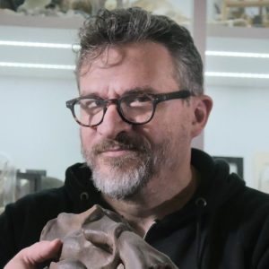 pablo-casacuberta:-“es-gracioso-ver-que-anthropic-u-openai-contratan-filosofos-a-rolete-y-se-dan-cuenta-de-que-hay-que-construir-sentido,-mientras-en-uruguay-ocurre-de-manera-muy-fragmentada”
