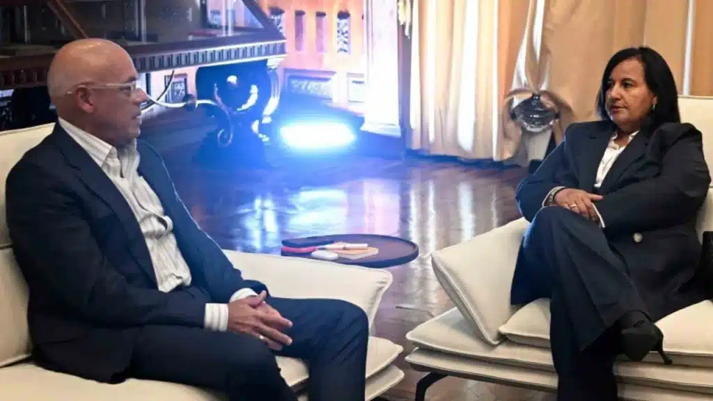 dialogo-entre-el-chavismo-y-la-oposicion-inicia-con-una-llamada-y-presentacion-de-las-delegaciones