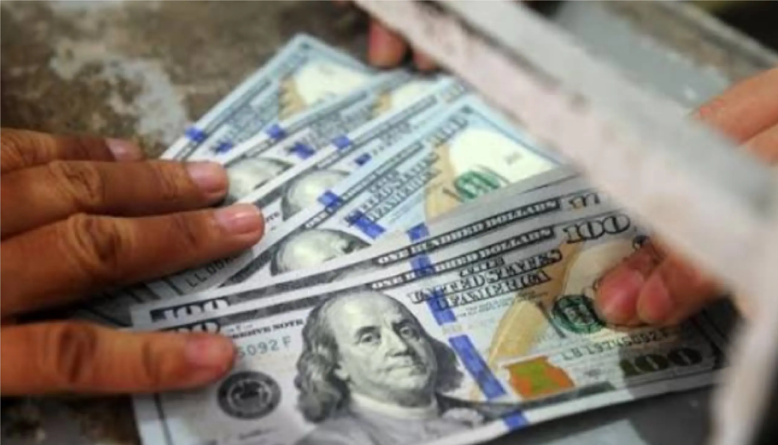 el-dolar-baja-levemente-desde-su-flexibilizacion