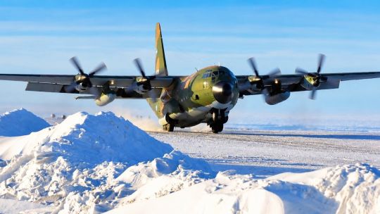 how-pilots-land-aircraft-at-marambio-base,-argentinas-most-challenging-antarctic-airstrip