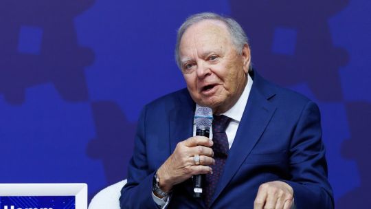 oil-billionaire-hamm-seeks-to-expand-in-argentinas-shale-patch