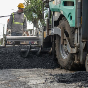 avanzan-las-obras-de-asfaltado-en-una-calle-de-montevideo:-donde-se-realizan-los-trabajos-de-la-im
