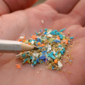 cientificos-detectan-microplasticos-en-las-arterias-humanas-y-no-estan-seguros-de-como-llegaron-alli
