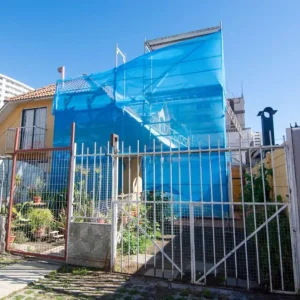 los-otros-afectados:-vecinos-de-sindempart-aun-esperan-respuestas-tras-la-caida-de-la-grua