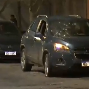 rafaga-de-disparos-contra-un-vehiculo-cerca-del-gran-parque-central-dejo-dos-personas-heridas