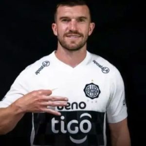 tim-payne,-sensacion-en-las-redes-sociales-durante-el-mundial-2026,-debuto-con-golazo-de-afuera-del-area-en-olimpia:-mira-el-video