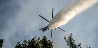 En Grèce, deux pilotes de bombardiers deau meurent après la collision de leurs hélicoptères alors que les incendies restent extrêmement difficiles à maîtriser en-grece,-deux-pilotes-de-bombardiers-deau-meurent-apres-la-collision-de-leurs-helicopteres-alors-que-les-incendies-restent-extremement-difficiles-a-maitriser