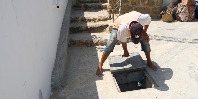 les-gens-viennent-ici-pour-se-reposer.-mais-il-devient-tres-difficile-de-leur-offrir-cette-serenite:-en-tunisie,-le-secteur-du-tourisme-affecte-par-les-coupures-delectricite-et-deau-a-repetition