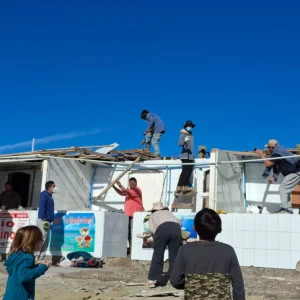 agrupaciones-se-unen-para-ayudar-a-reconstruir-los-puestos-de-trabajo-en-totoralillo