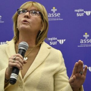 “estamos-trabajando-para-tener-mas-cupos”:-lustemberg-respondio-a-criticas-por-agenda-de-vacunas-contra-meningococo