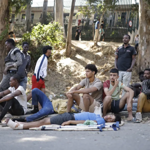 asi-esta-ceuta-tras-la-invasion-de-inmigrantes-ilegales:-miedo,-comercios-cerrados-y-mas-de-10.000-marroquies-deambulando-por-las-calles