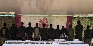 Así fue la entrega de 16 disidentes al Ejército en Nariño: pertenecían al grupo armado que estuvo en negociaciones con el Gobierno Nacional asi-fue-la-entrega-de-16-disidentes-al-ejercito-en-narino:-pertenecian-al-grupo-armado-que-estuvo-en-negociaciones-con-el-gobierno-nacional