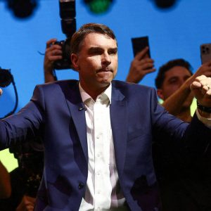 campanha-e-aliados-de-flavio-elevam-tom-e-ligam-lula-a-fraudes-no-inss