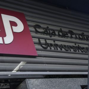 directorio-de-la-caja-de-profesionales-se-reunio-con-jorge-diaz:-plantearon-opciones-para-encontrar-“humo-blanco”-tras-reves-por-timbres-medicos