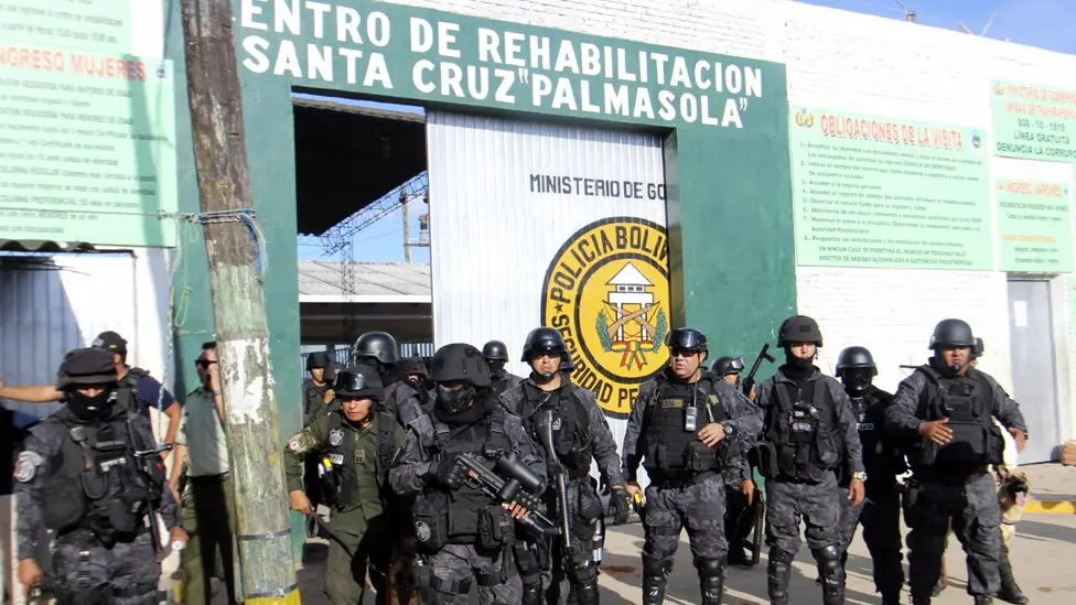 reos-se-fugan-de-palmasola;-policia-los-busca