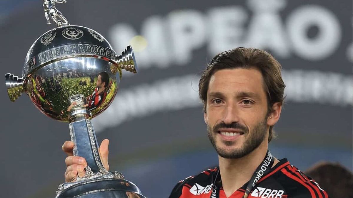 el-club-espanol-que-va-con-todo-por-la-contratacion-de-matias-vina,-quien-se-encuentra-inactivo-y-apartado-en-river-plate-argentino,-a-prestamo-de-flamengo