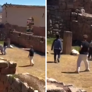cusco:-grupo-de-turistas-fue-captado-jugando-fulbito-con-ninos-en-el-parque-arqueologico-de-chinchero