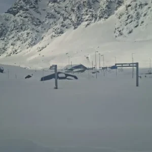 paso-los-libertadores-cumple-20-dias-cerrado:-nieve-supera-los-6-metros