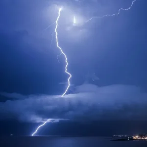 inumet-emitio-una-alerta-naranja-por-tormentas-fuertes-y-severas-para-casi-la-mitad-de-uruguay:-las-zonas-afectadas