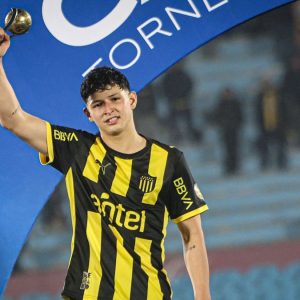 leonel-jaime,-el-botija-que-le-devolvio-la-paz-a-diego-aguirre:-penarol-encontro-a-su-nuevo-leo-fernandez